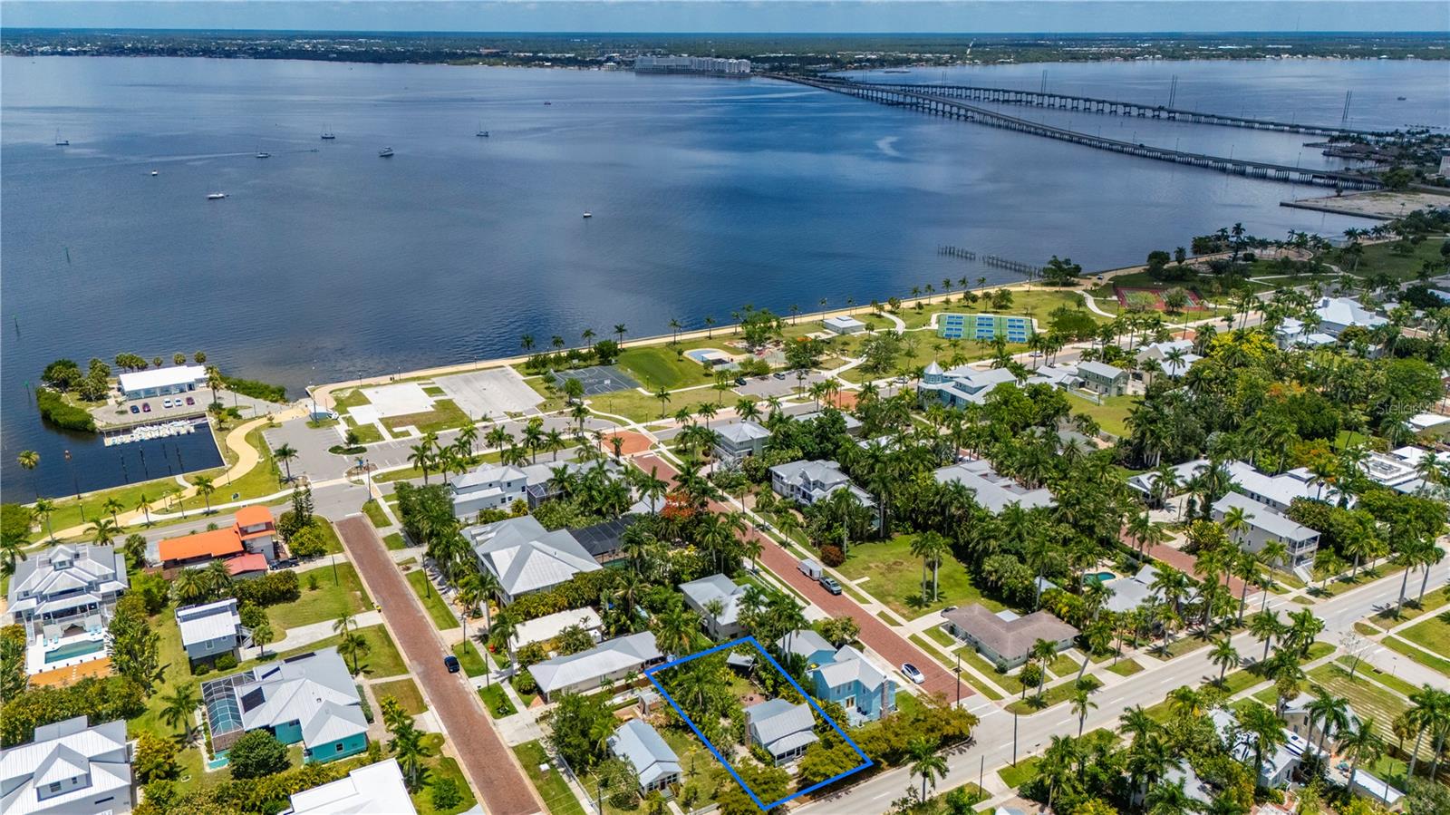 756 W MARION AVENUE, PUNTA GORDA, FL, 33950 1 756 W MARION AVENUE