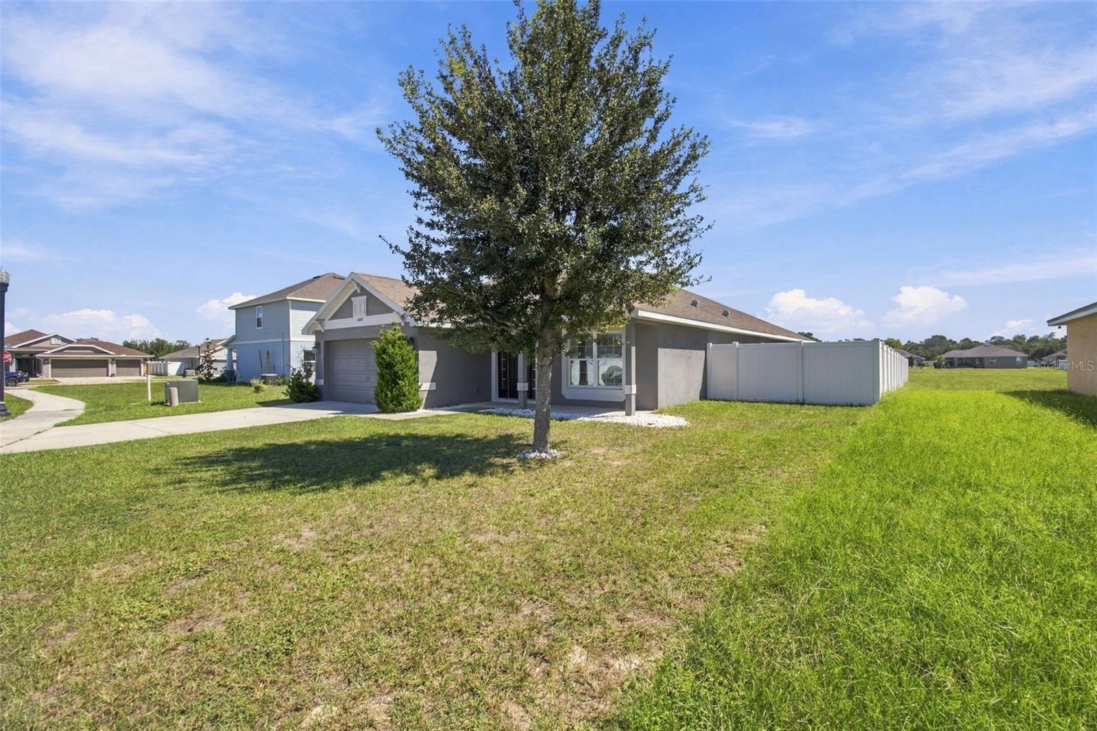 16048 SAWGRASS BREEZE AVENUE