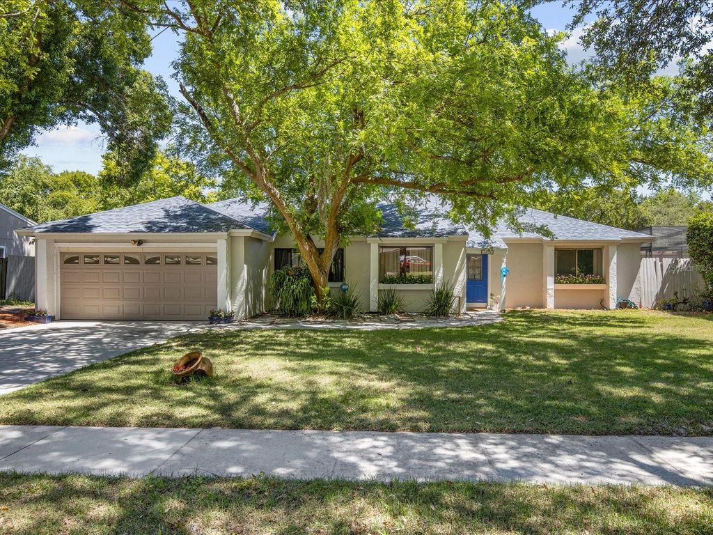 Photo of 5621 Baybrook Ave, Orlando, FL 32819 (MLS # O6364325)