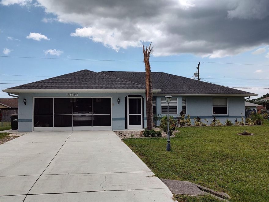 Very nice home in great location just of Biscayne. All tile floors. Large Rooms. Nice screened entrance and rear screen porch with fenced backyard. Garage is screened as well. Close 41 or 75 and Glen Allen Elementary