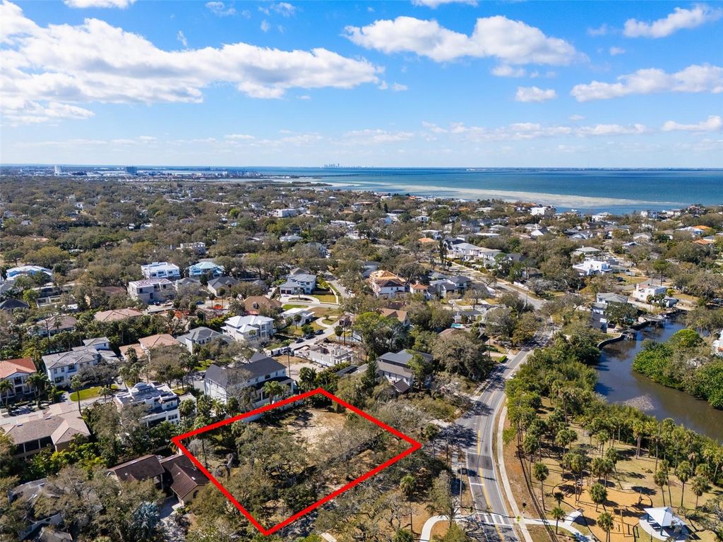 Photo of 4628 W Bay To Bay Boulevard, Tampa, FL 33629 (MLS # TB8480340)