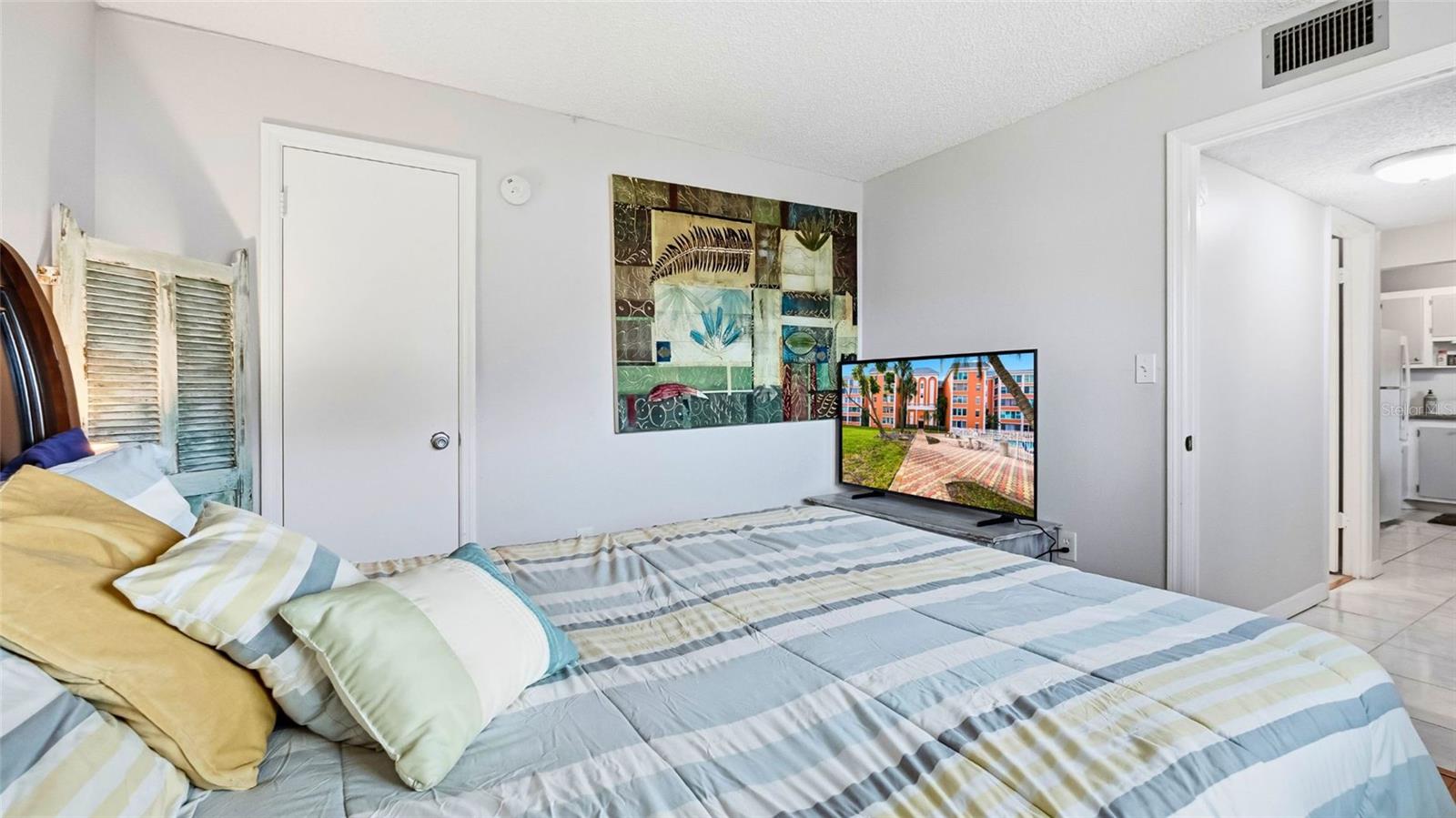 CROSSWINDS COLONY ONE CONDO - Residential