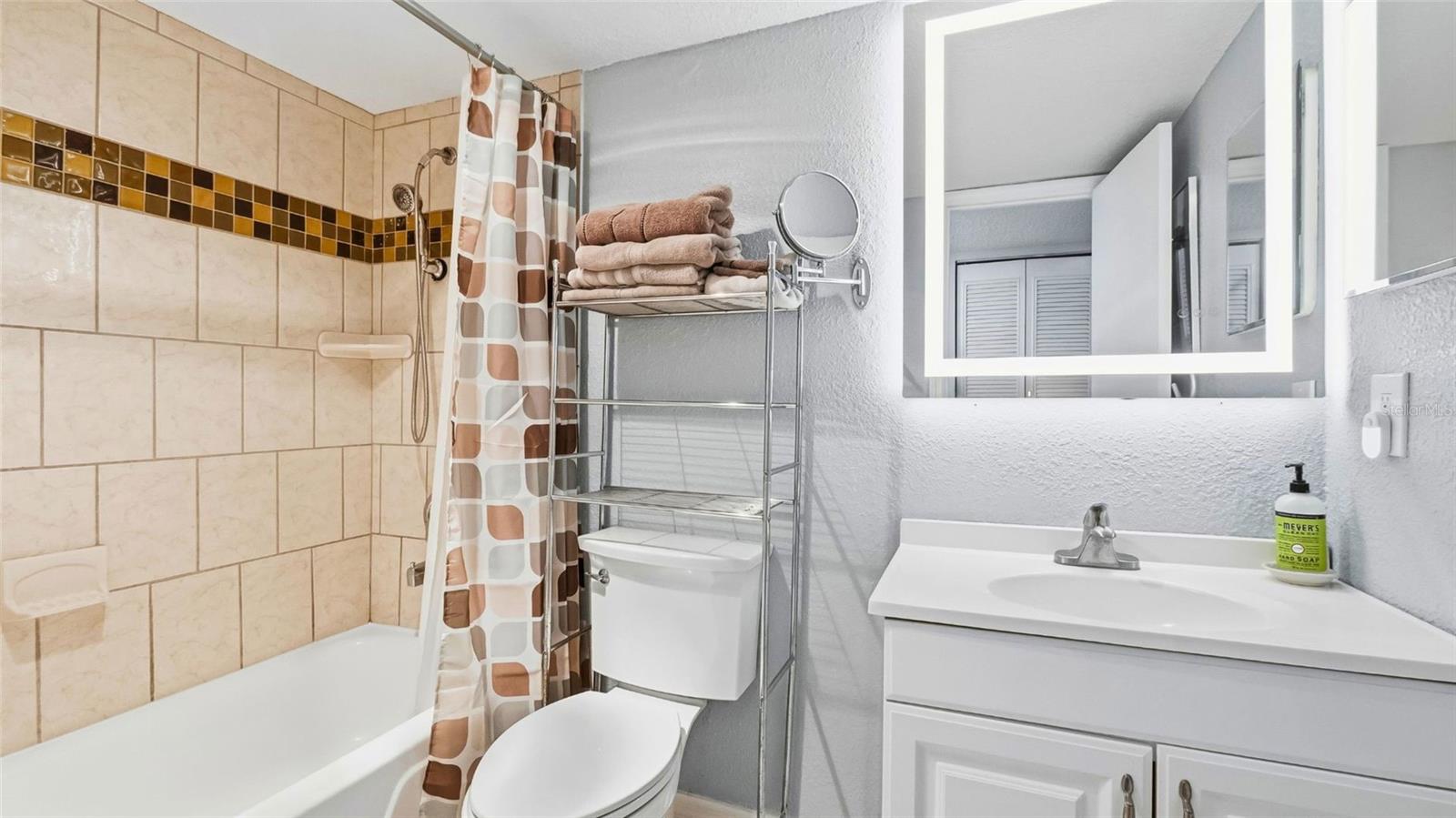 CROSSWINDS COLONY ONE CONDO - Residential