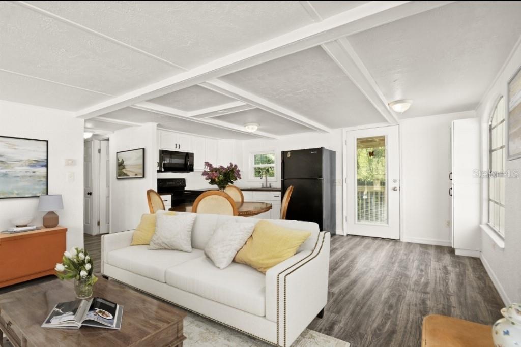 MOON LAKE ESTATES - Residential