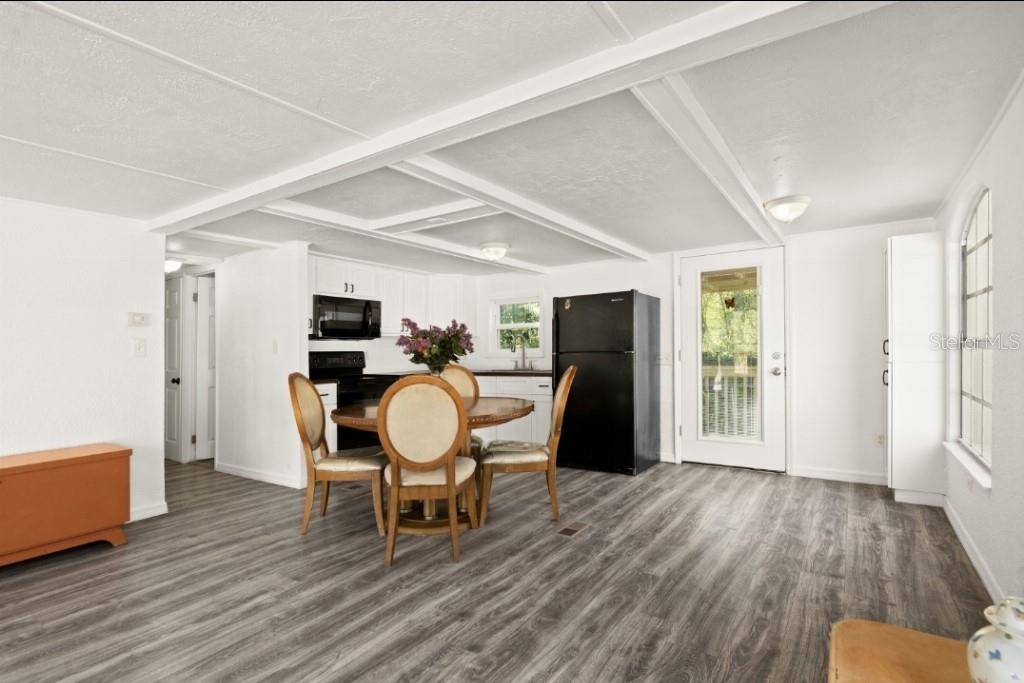 MOON LAKE ESTATES - Residential