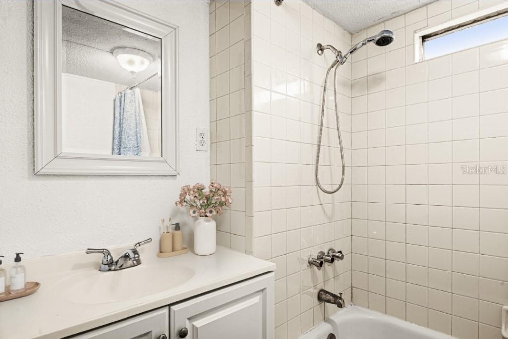 MOON LAKE ESTATES - Residential