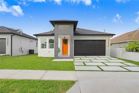 Photo of 2305 W Kentucky Avenue, Tampa, FL 33607 (MLS # TB8455408)