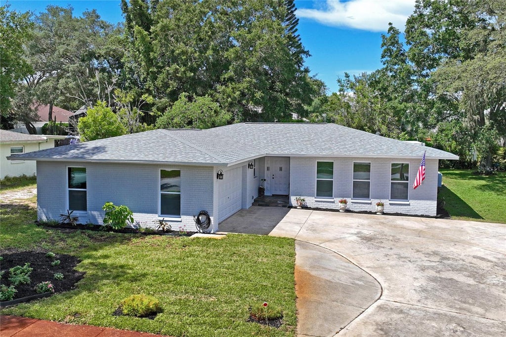 Photo of 1131 Lancer Lane, Tarpon Springs, FL 34689 (MLS # TB8544111)
