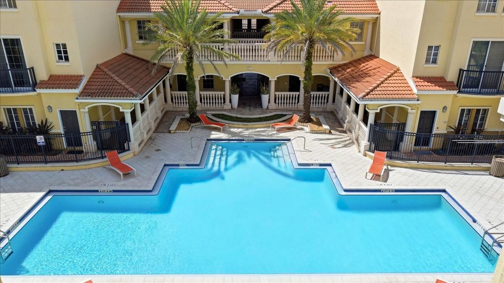 Photo of 5202 Hampton Beach Place #5202, Tampa, FL 33609 (MLS # O6390659)