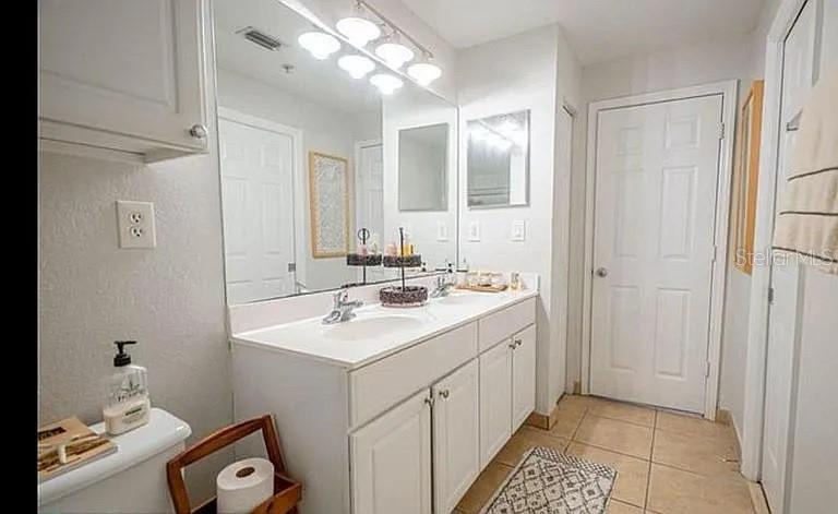 CORDOBA AT BEACH PARK A CONDOM - Residential