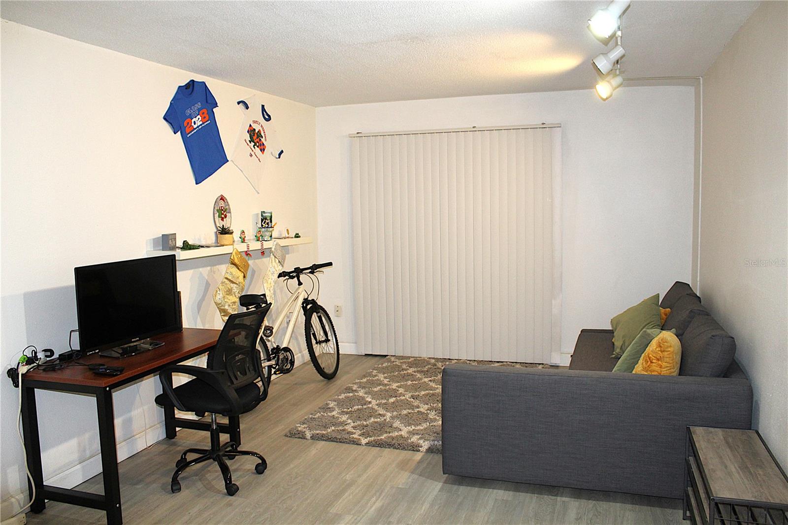 SUMMIT HOUSE - Residential