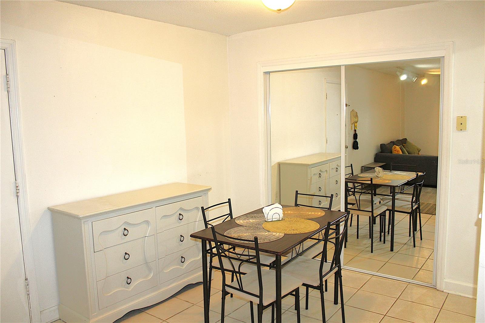 SUMMIT HOUSE - Residential