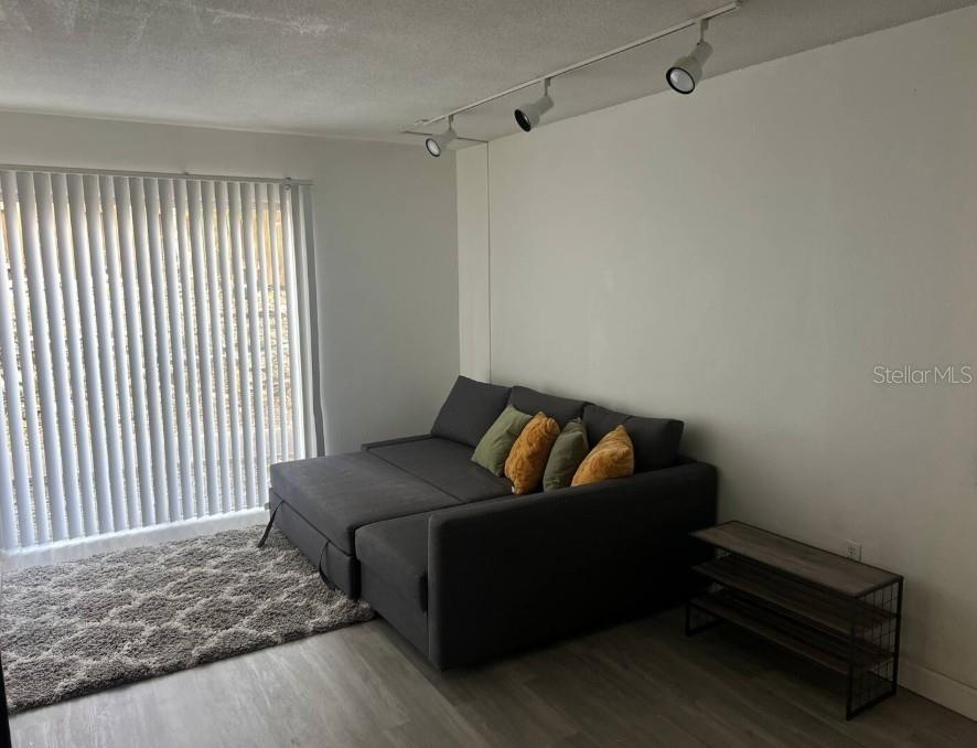 SUMMIT HOUSE - Residential