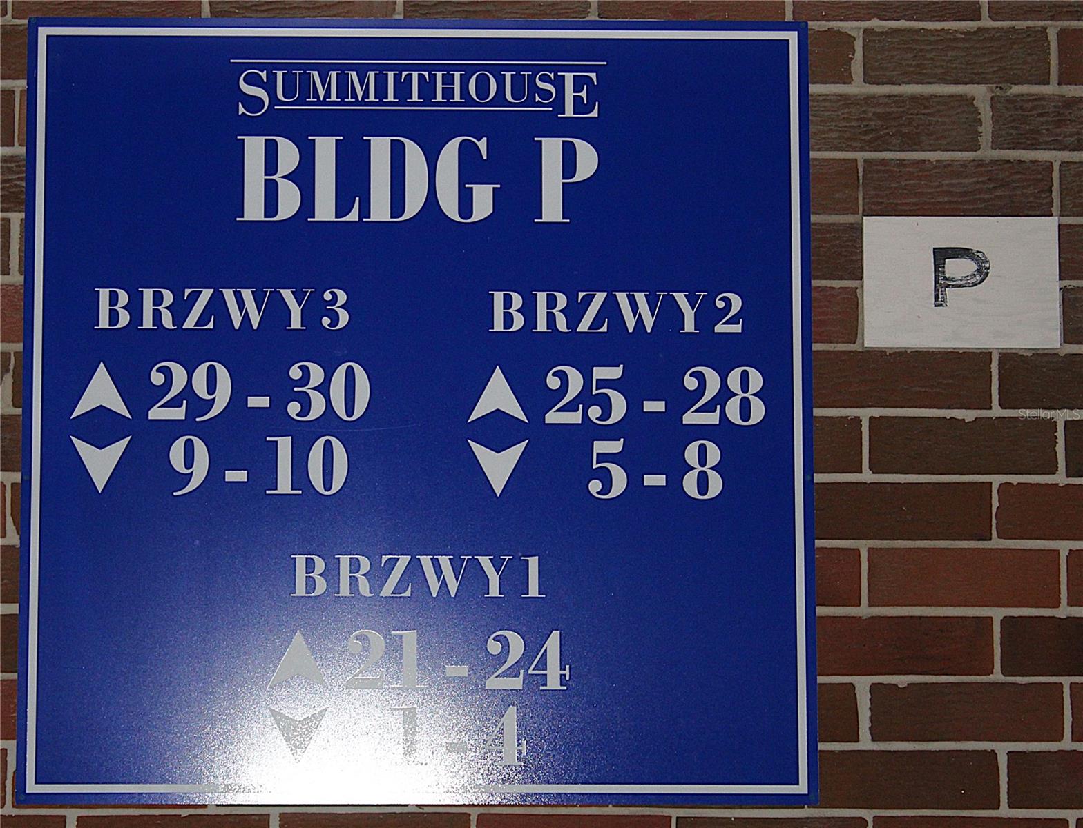 SUMMIT HOUSE - Residential