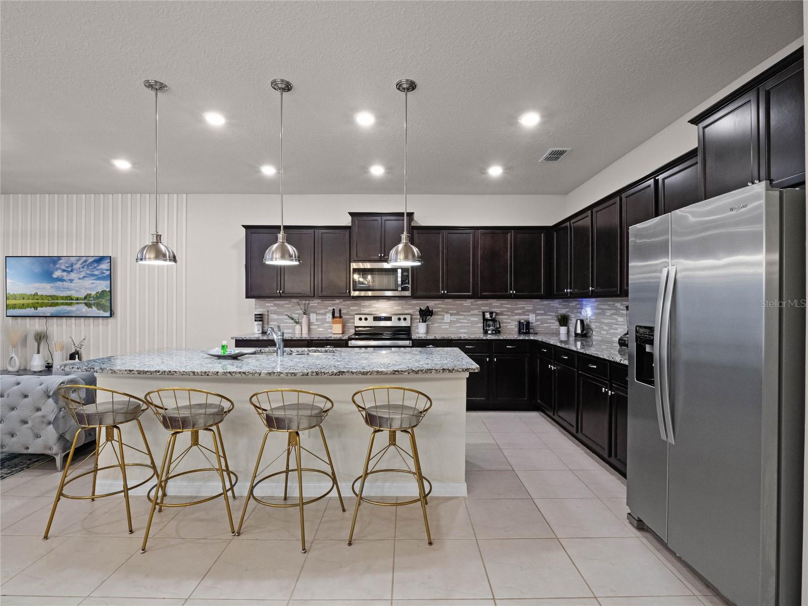 WINDSOR ISLAND RESIDENCE PH 2B - Residential