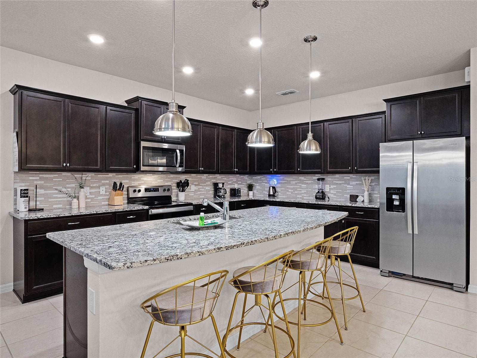 WINDSOR ISLAND RESIDENCE PH 2B - Residential