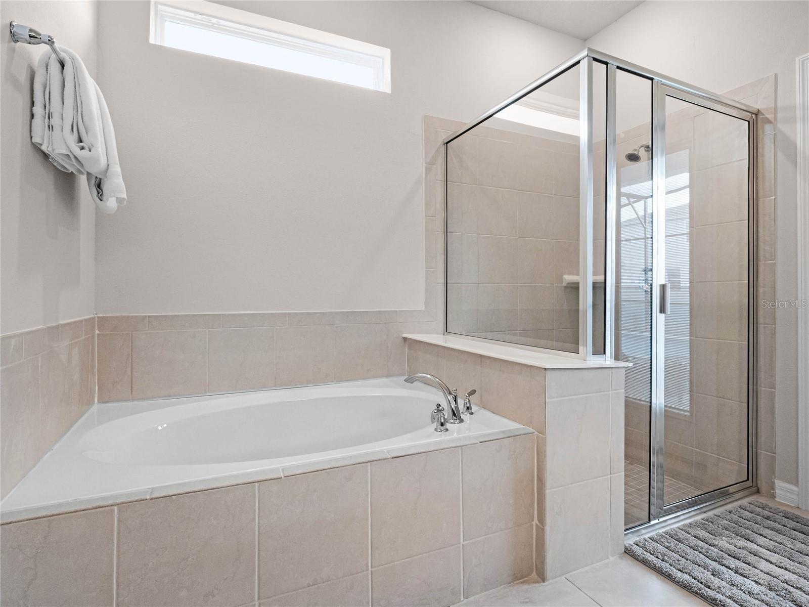 WINDSOR ISLAND RESIDENCE PH 2B - Residential