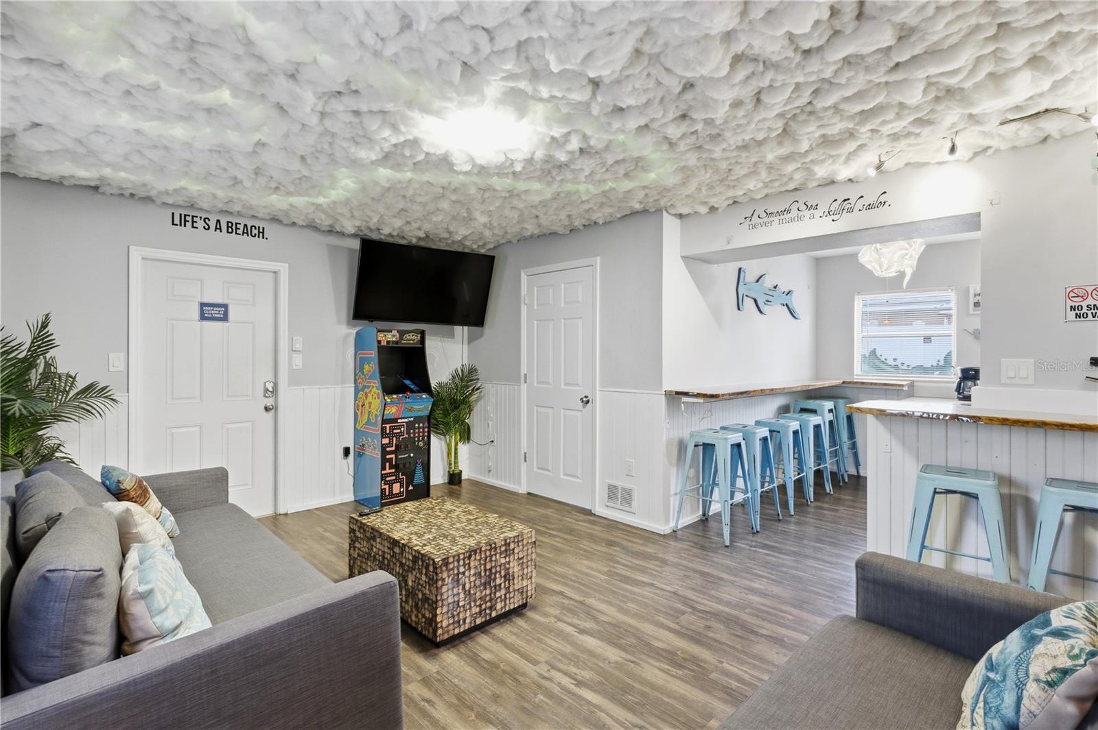 5228 CALLE MENORCA