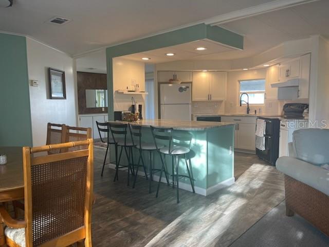 CONTINENTAL COUNTRY CLUB - Residential