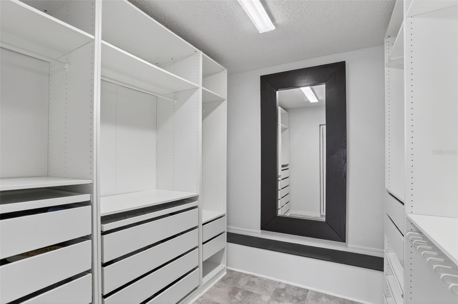 HUNTERS CREEK TR 115 PH 01 - Residential