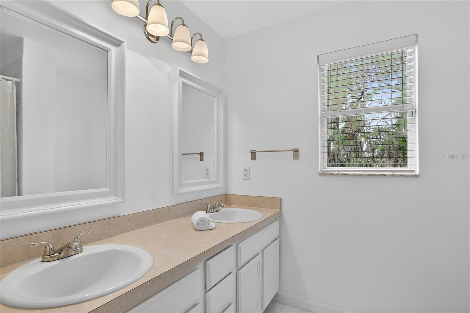 HUNTERS CREEK TR 115 PH 01 - Residential