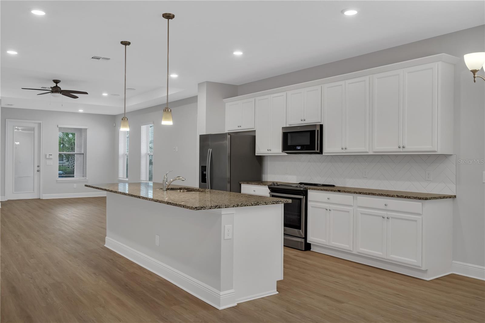 LAUREATE PARK - Residential Lease