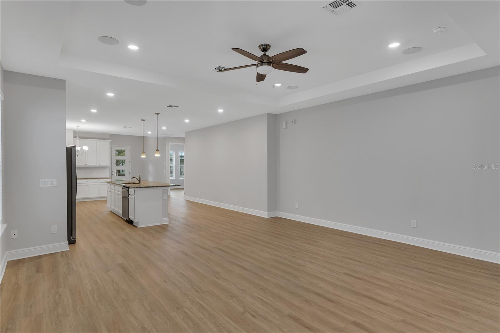 LAUREATE PARK - Residential Lease