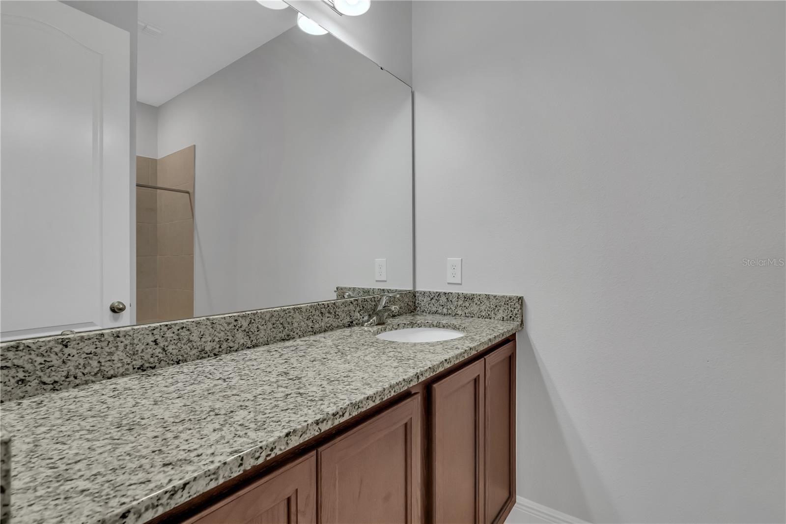 LAUREATE PARK - Residential Lease