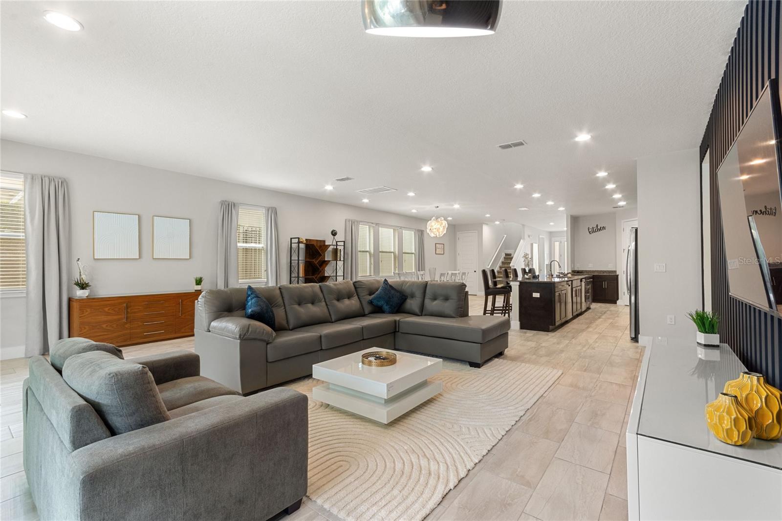 7649 WILMINGTON LOOP