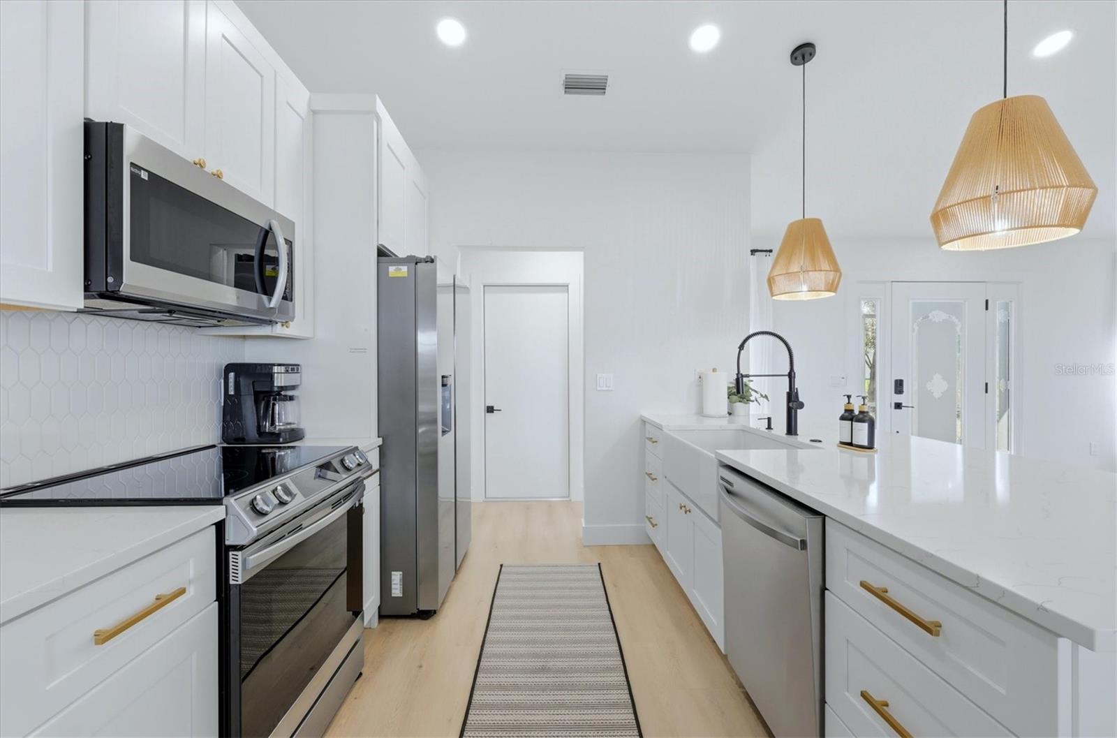 SOUTH VENICE - Residential