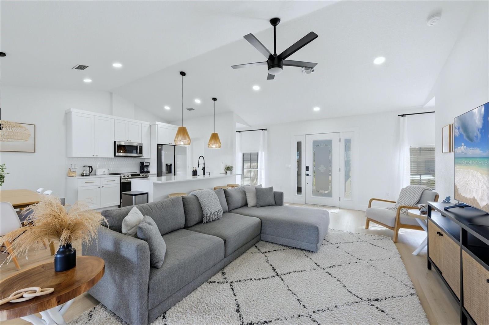 SOUTH VENICE - Residential