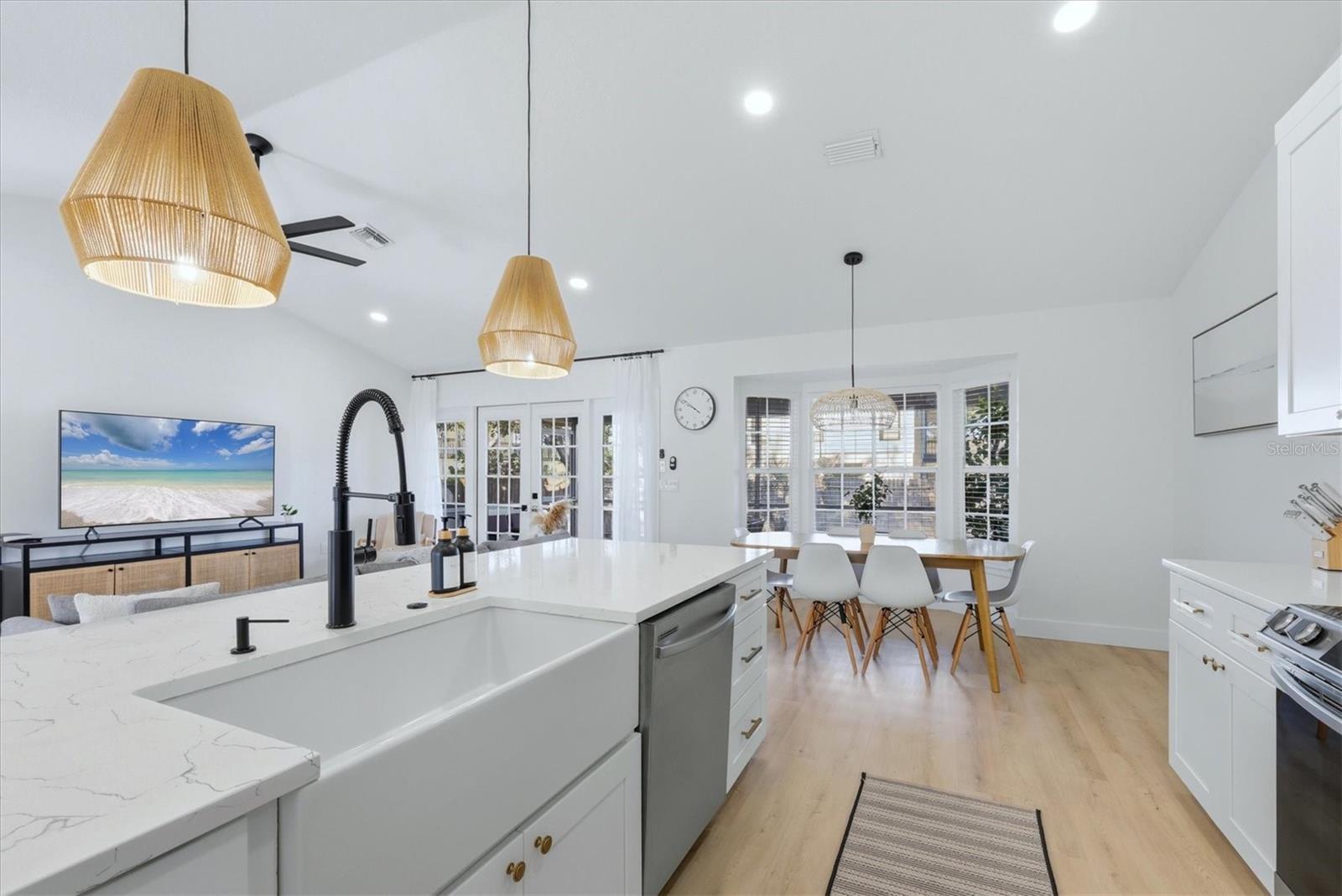 SOUTH VENICE - Residential