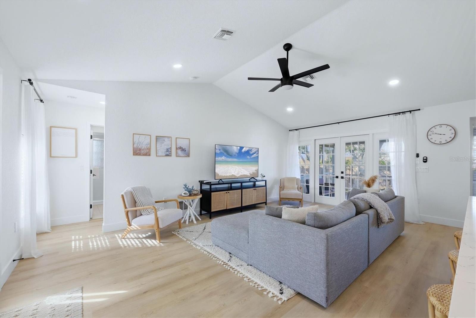 SOUTH VENICE - Residential