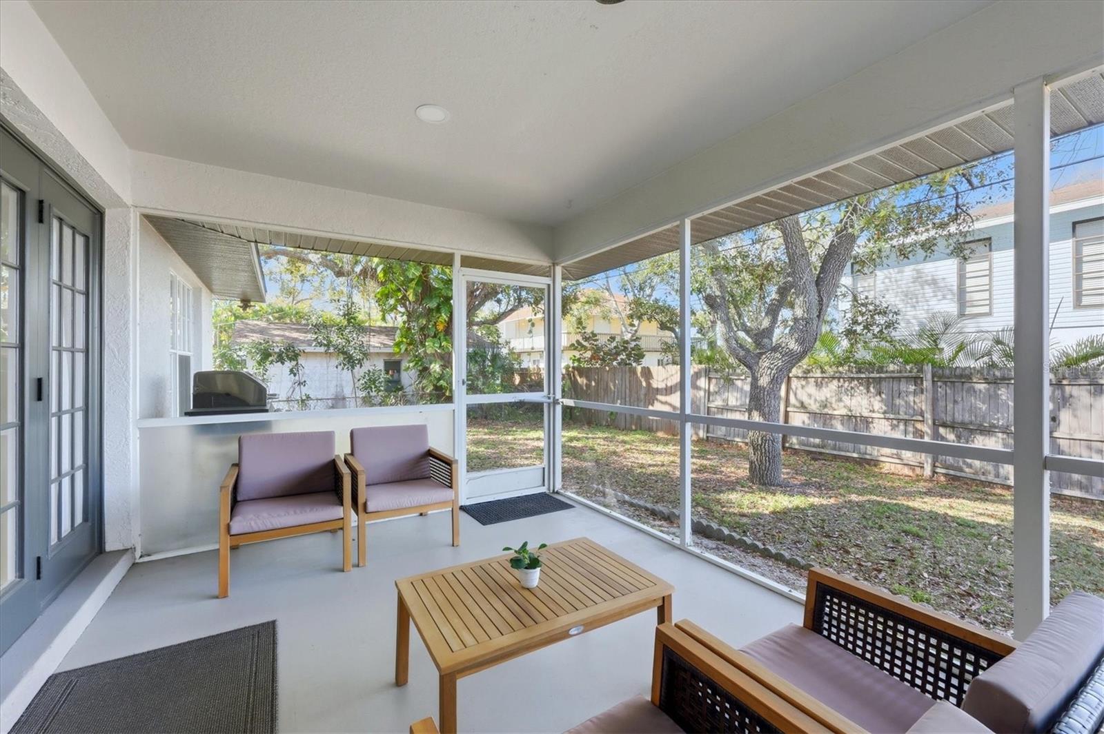 SOUTH VENICE - Residential