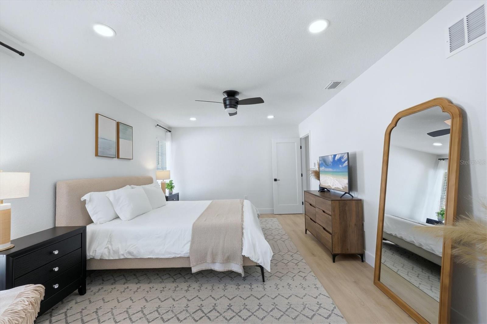 SOUTH VENICE - Residential