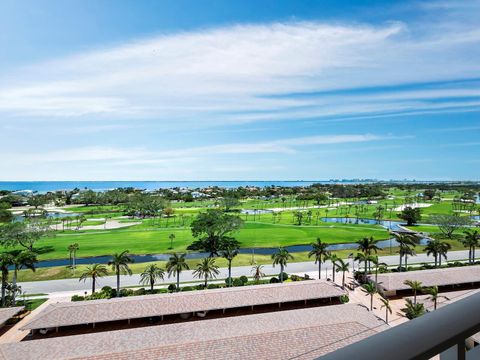 A home in LONGBOAT KEY