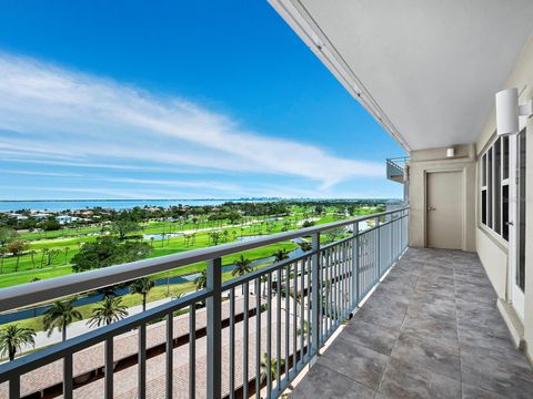 A home in LONGBOAT KEY