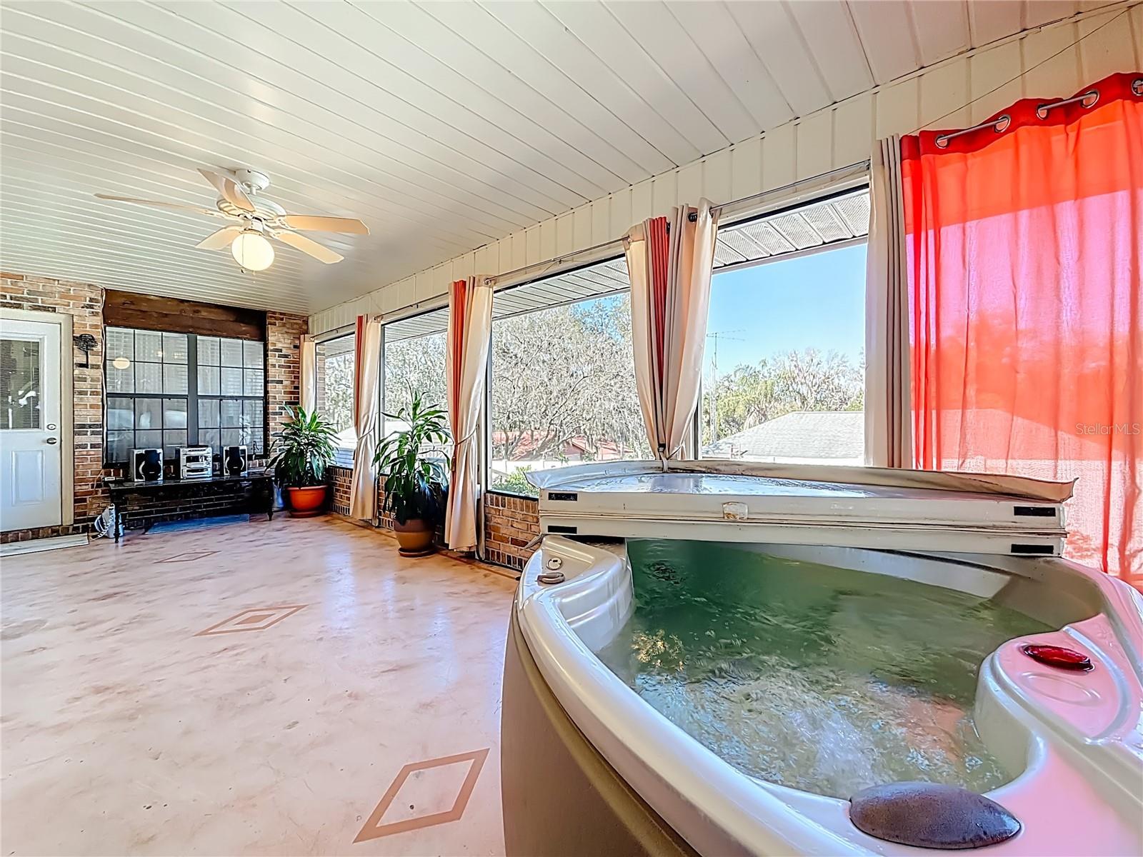 VALENCIA TERRACE - Residential