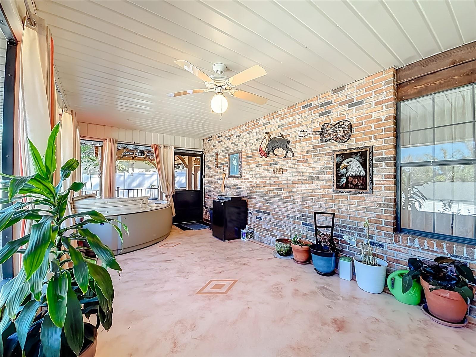 VALENCIA TERRACE - Residential