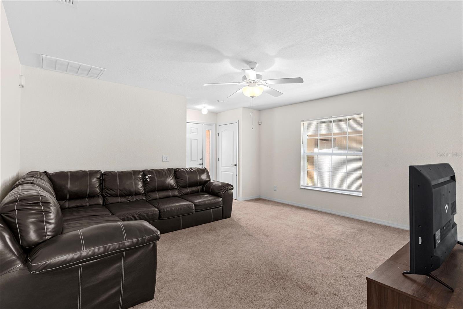 11 W BAY STREET