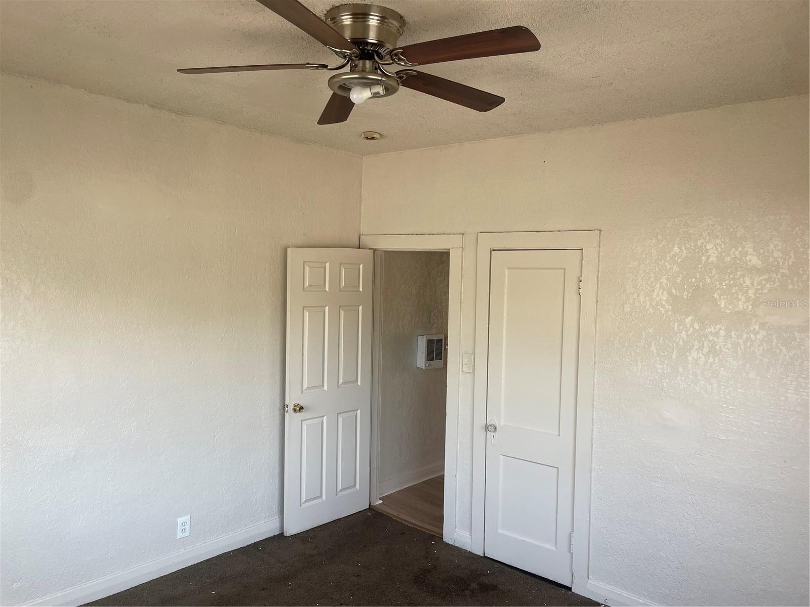 LAKE ROBLES - Residential Income