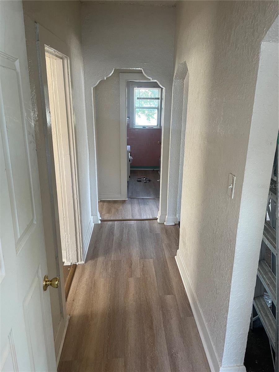 415 E FLORIBRASKA AVENUE