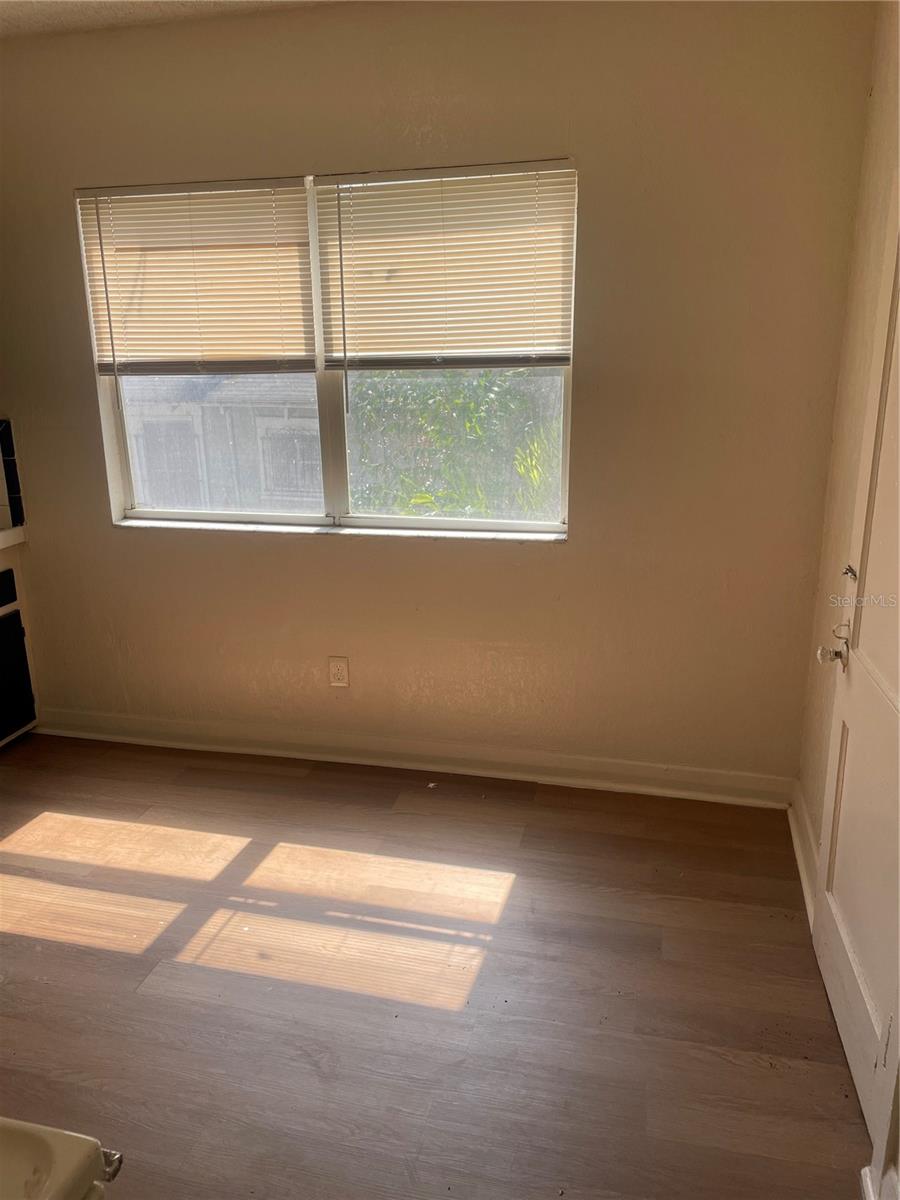 415 E FLORIBRASKA AVENUE