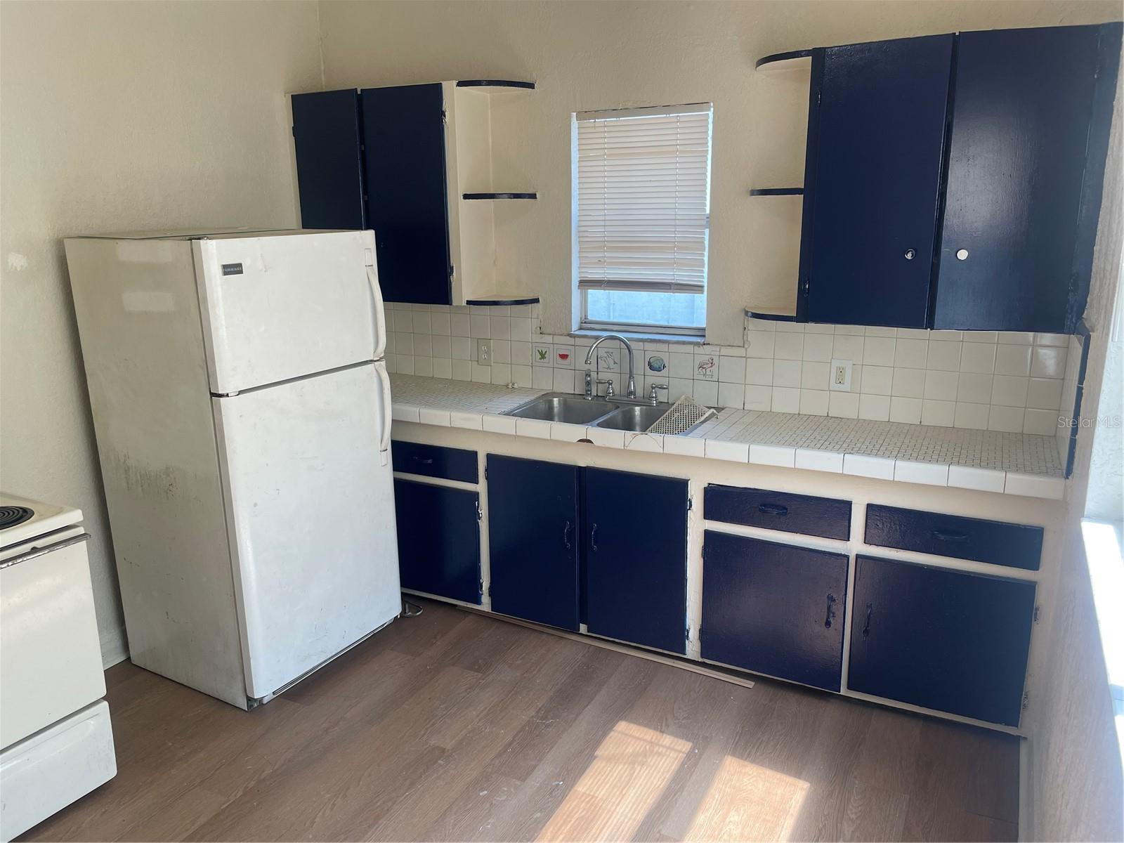 LAKE ROBLES - Residential Income