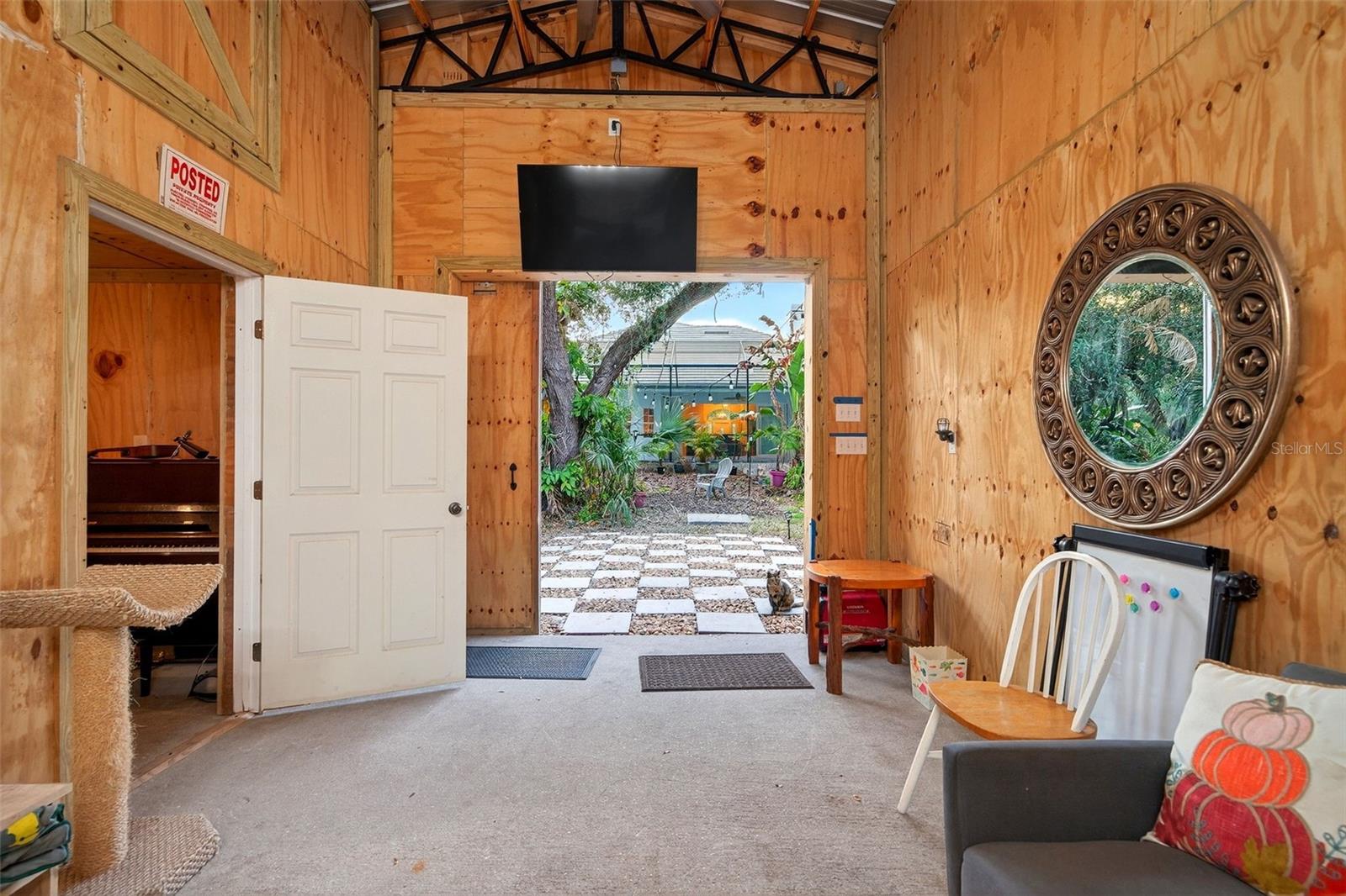 SADDLE CREEK - Residential