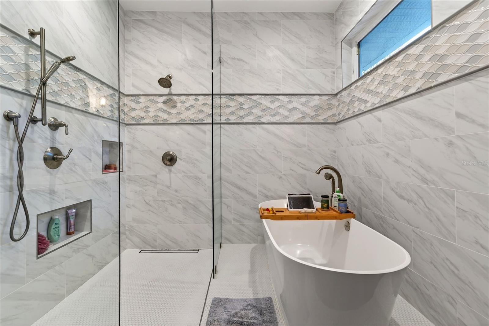 SADDLE CREEK - Residential