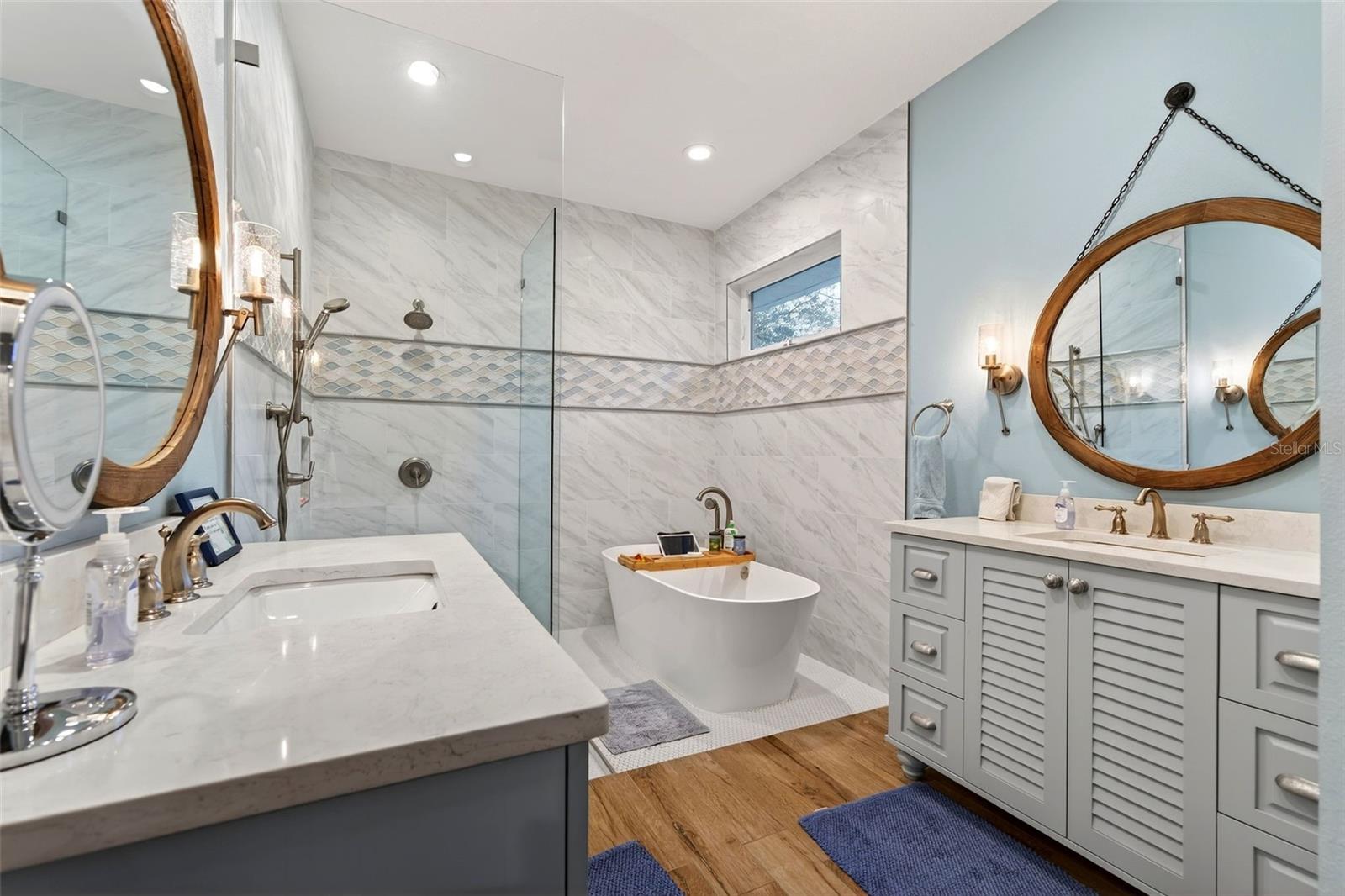 SADDLE CREEK - Residential