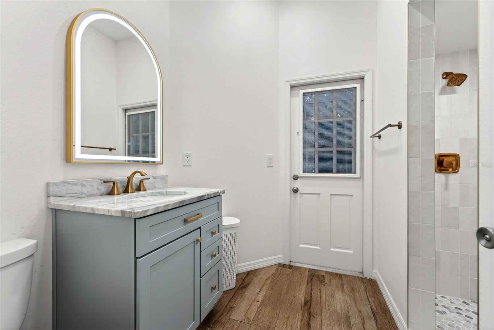 SADDLE CREEK - Residential