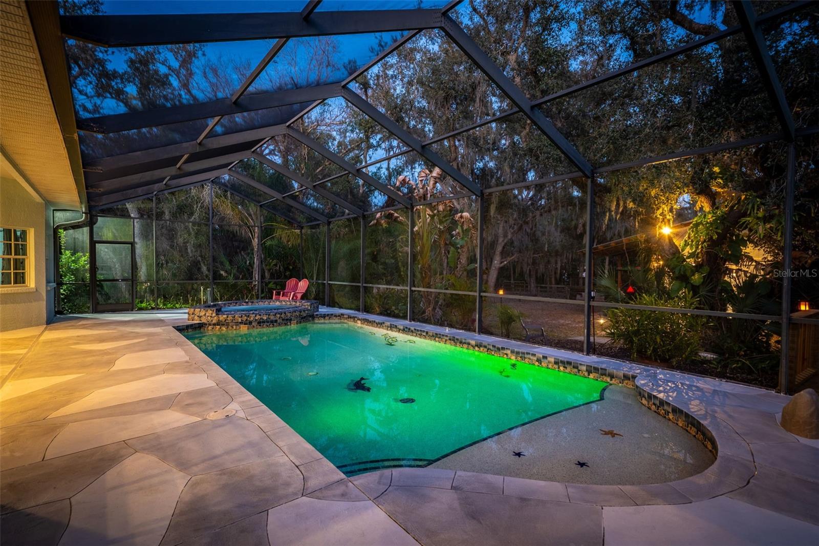 SADDLE CREEK - Residential