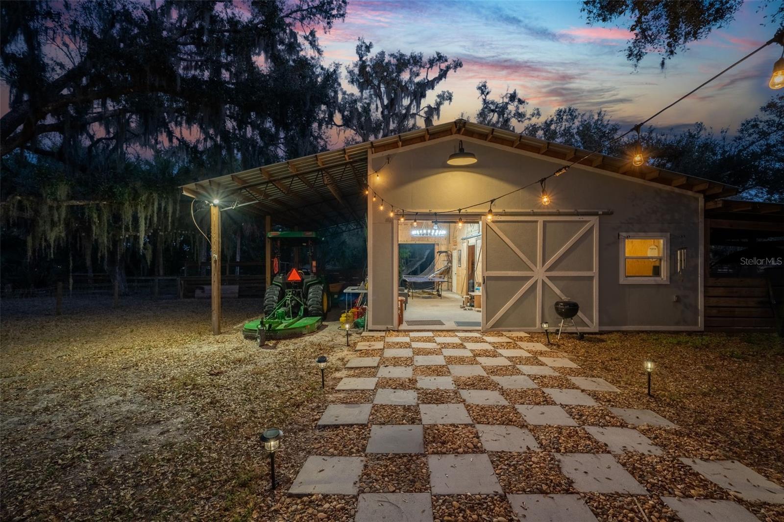 SADDLE CREEK - Residential